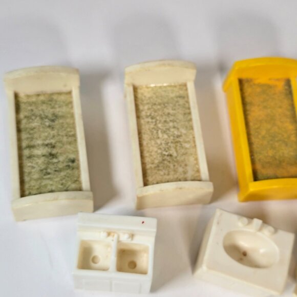 Fisher Price Little People Hospital Furniture Lot Beds Doctor Chair Sink Vintage - Picture 5 of 10